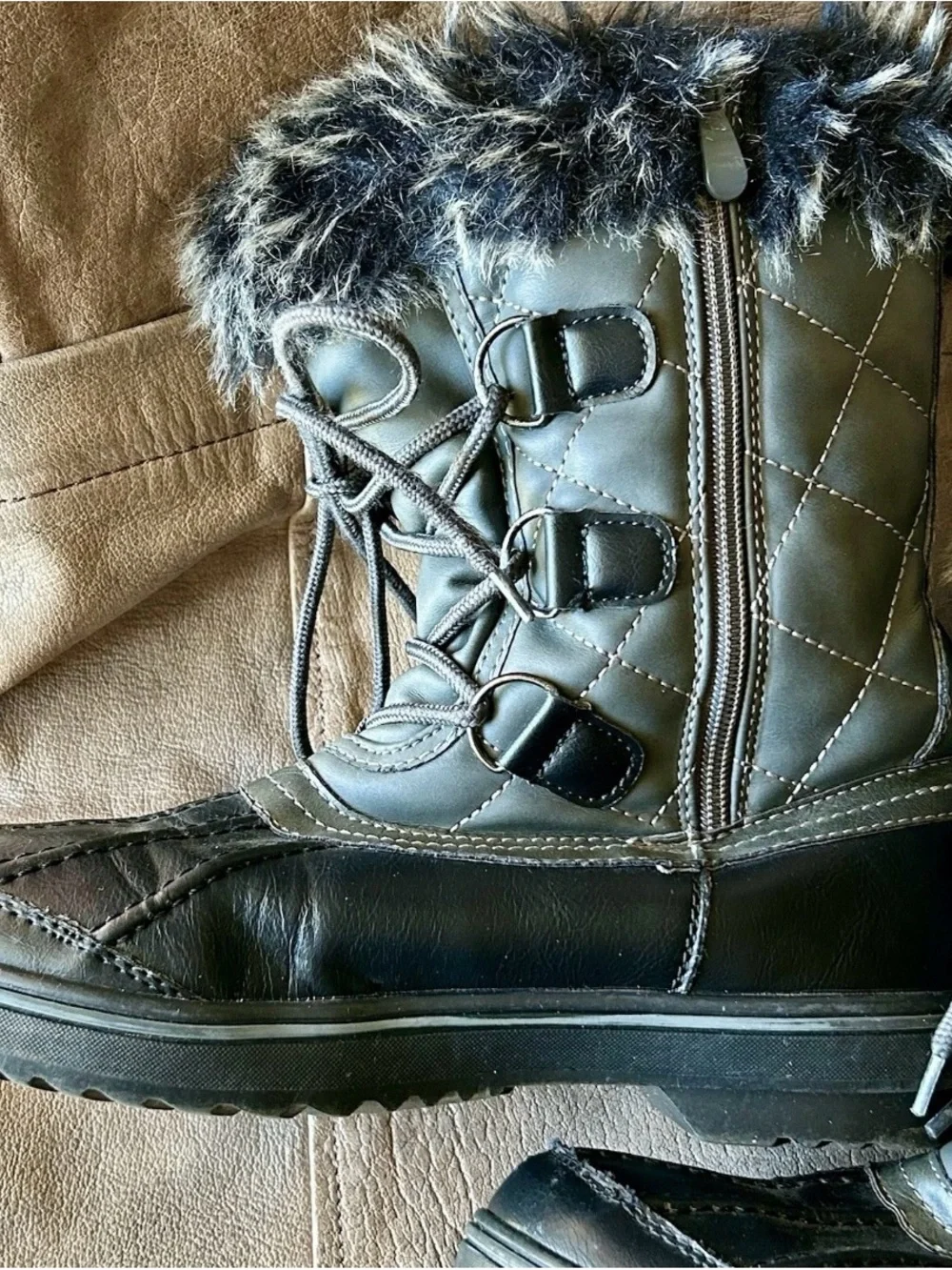 Dream Pairs Swiss-Low-5 Thinsulated Boots - Black/Grey - Size 8